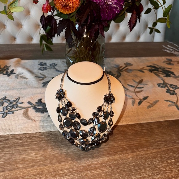 White House Black‎ Market Black and Silver Necklace - Picture 4 of 8